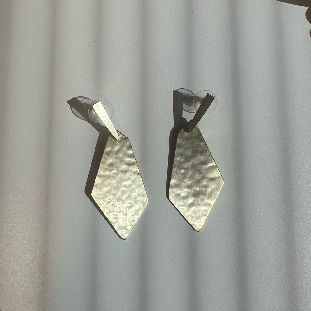 Kendra Scott Hammered Gold Gia Earrings